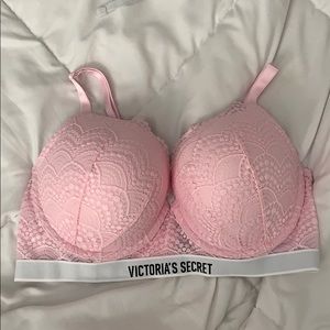 Victoria’s Secret 38D Pink Lace Bra